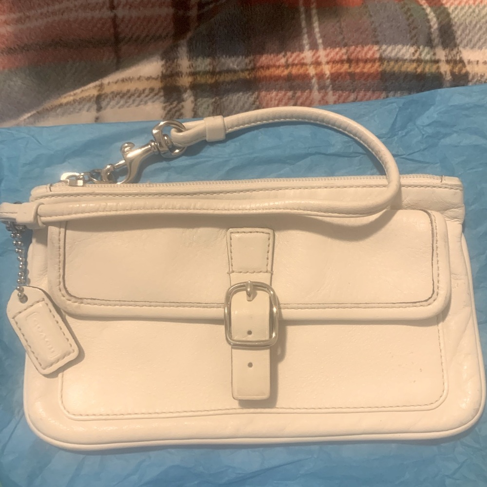 Coach White Leather Zipper Signature C Interior Wristlet